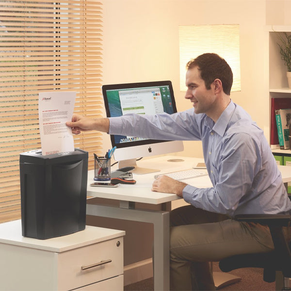 GBC ALPHA RIBBON 230V EU Straight Cut Home Office Paper Shredder | 6 Sheet Capacity